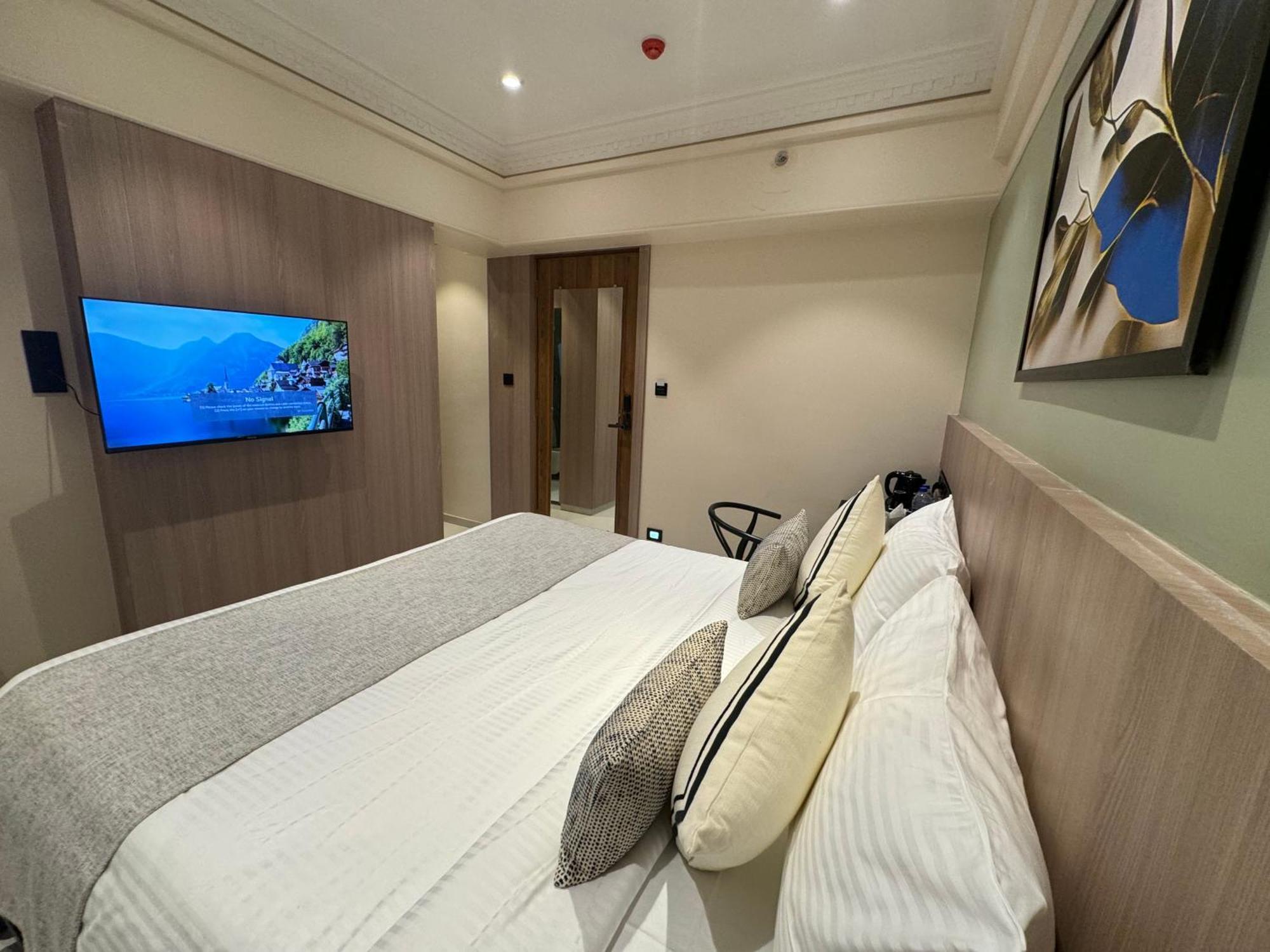 Hotel Mumbai House, Malad Екстериор снимка